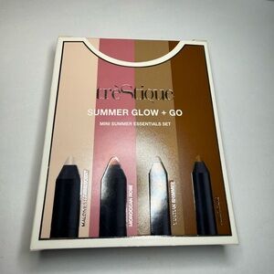 TrèStiQue Summer Glow + Go Mini Makeup Set Highlight Blush Shadow Brow